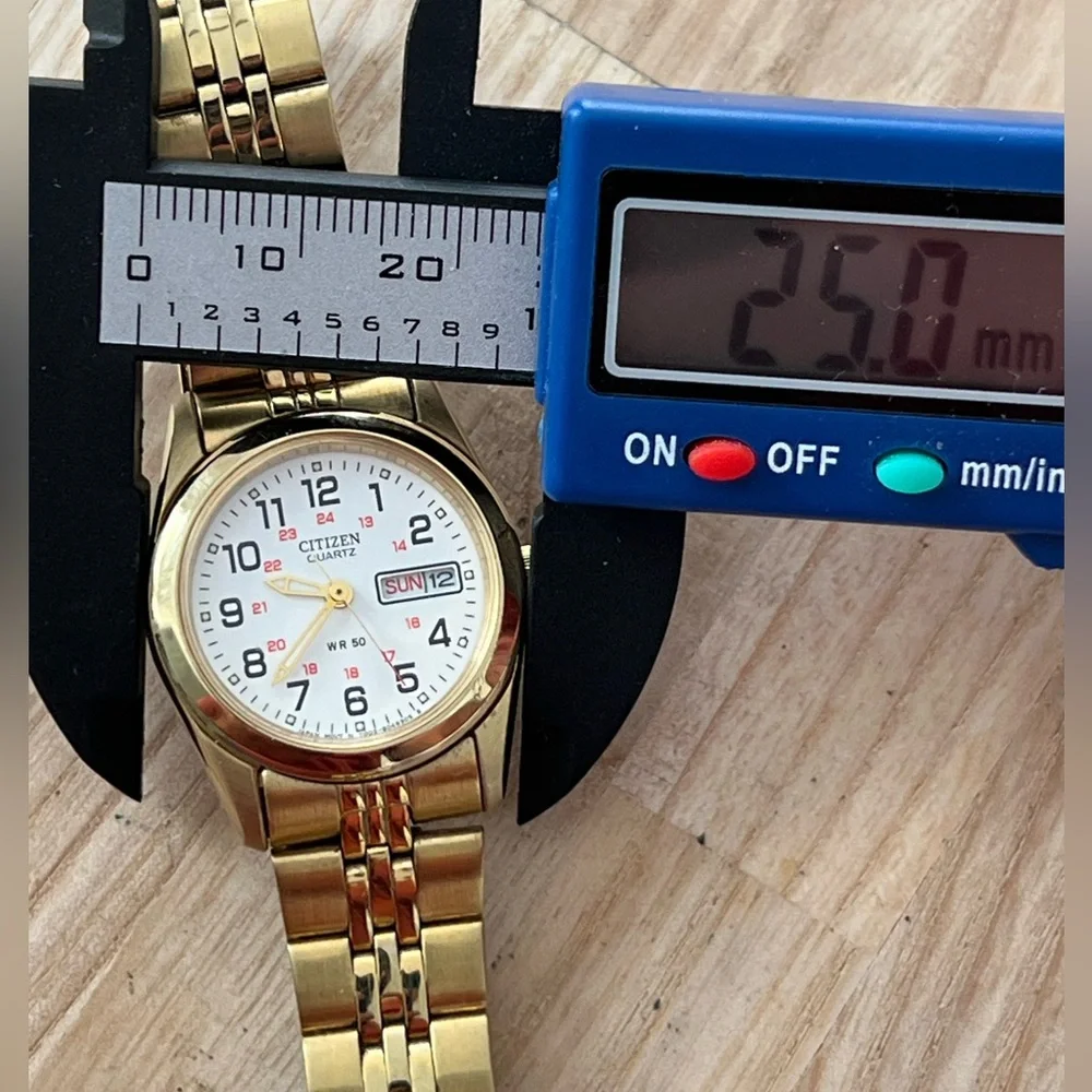 Citizen Ladies Watch Vintage White Dial Gold Tone Bracelet Date Window